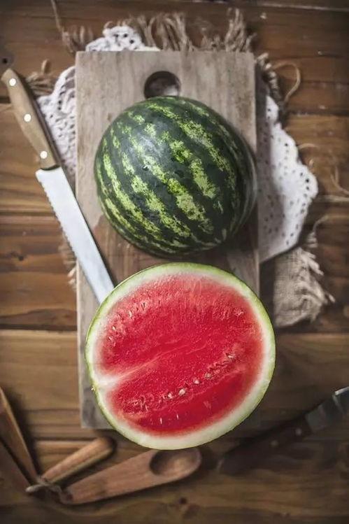 网红瓜太熟可以吃吗视频,口感与营养大揭秘 第2张 网红瓜太熟可以吃吗视频,口感与营养大揭秘 第2张